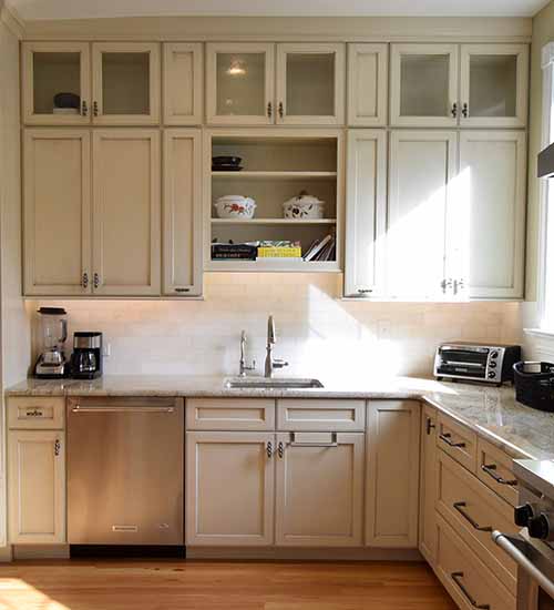 Woodward Kitchen Cabinets with Oyster Opaque on Maple